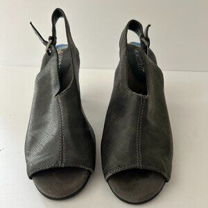 Comfortable Women's Heeled Sandal in Gray  Genuine Leather